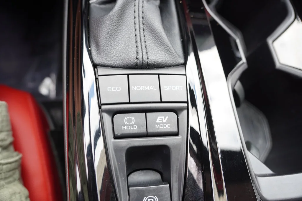 Used 2025 Pearl Toyota XSE image 29