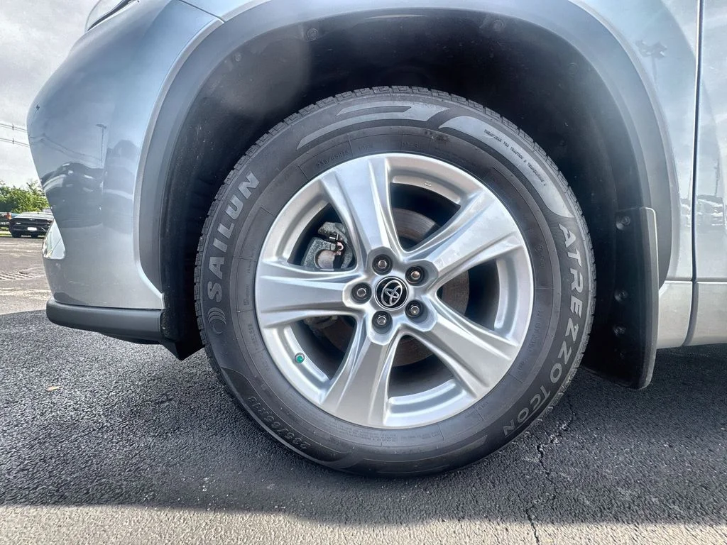 Used 2023 Silver Toyota LE image 10
