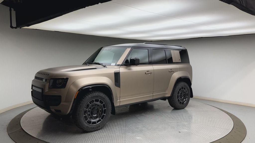 New 2026 Petra Copper Land Rover OCTA image 6