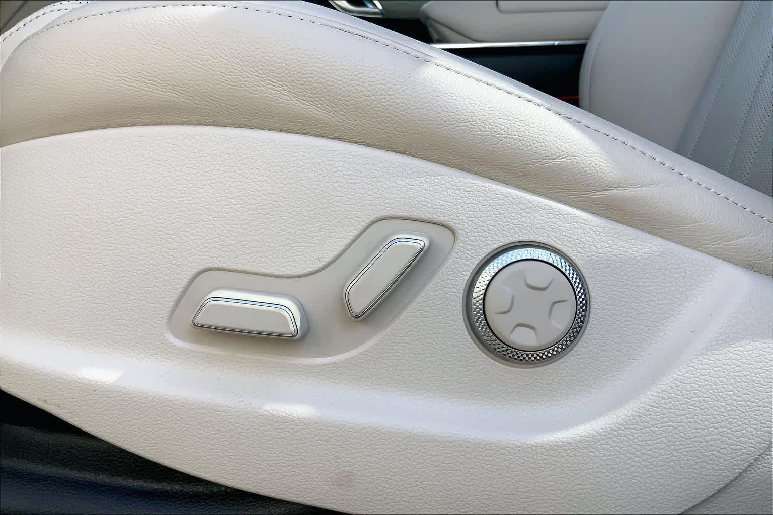 Used 2025 Savile Silver Genesis 2.5T Select image 35