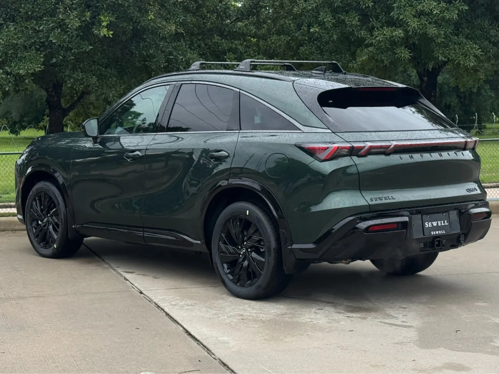 New 2027 DEEP EMERALD INFINITI Sport AWD image 4