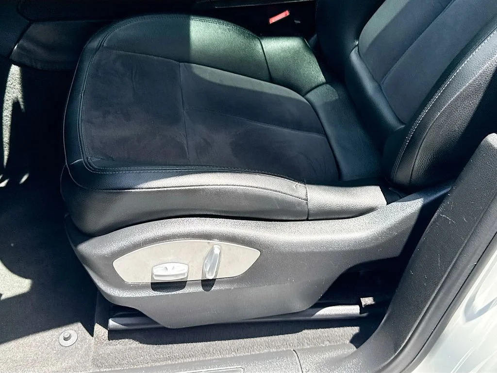 Used 2018  Porsche  image 19