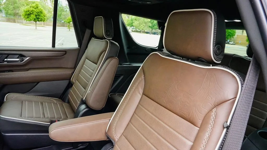 2026 GMC Yukon Denali Ultimate - Photo 10
