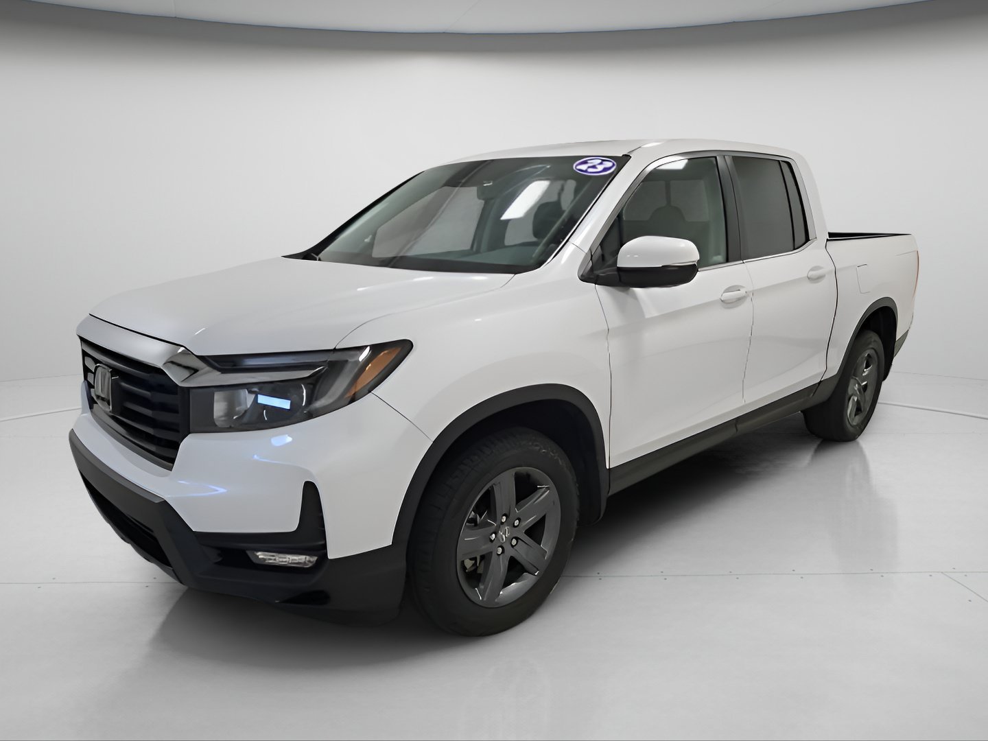 Certified Used 2023 Platinum White Pearl Honda AWD RTL image 3