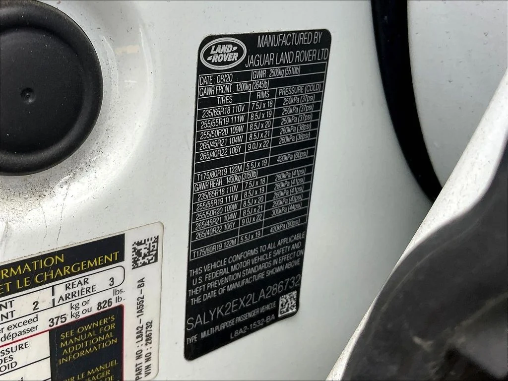 Used 2020 Fuji White Land Rover P250 R-Dynamic S image 18