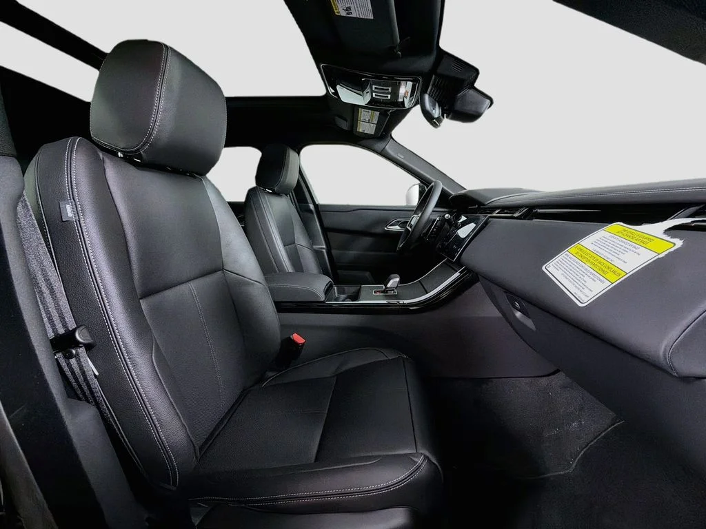 New 2026 Santorini Black Land Rover Belgravia Edition image 30