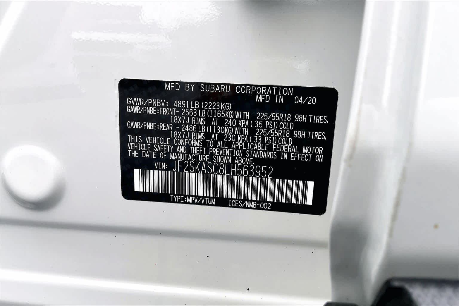 Used 2020 Crystal White Pearl Subaru Limited image 35