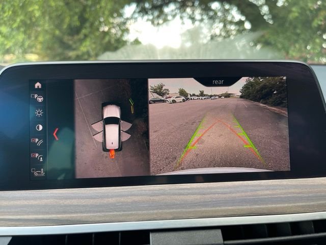 Used 2020 White BMW sDrive30i image 14