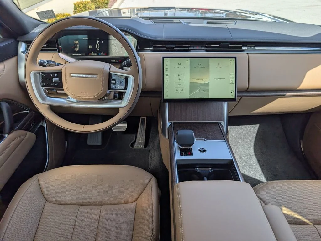 New 2026 Belgravia Green Land Rover SE image 12