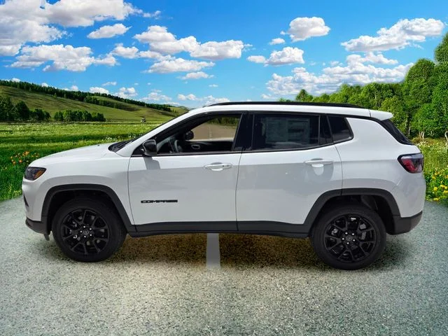 New 2026 Bright White Clearcoat Jeep Latitude image 4