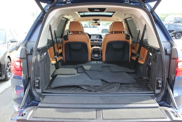 Used 2022 Blue BMW xDrive40i image 29