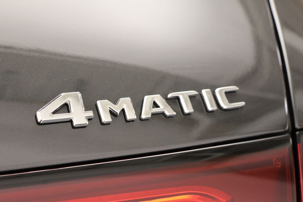 Used 2027  Mercedes-Benz GLC 300 image 10