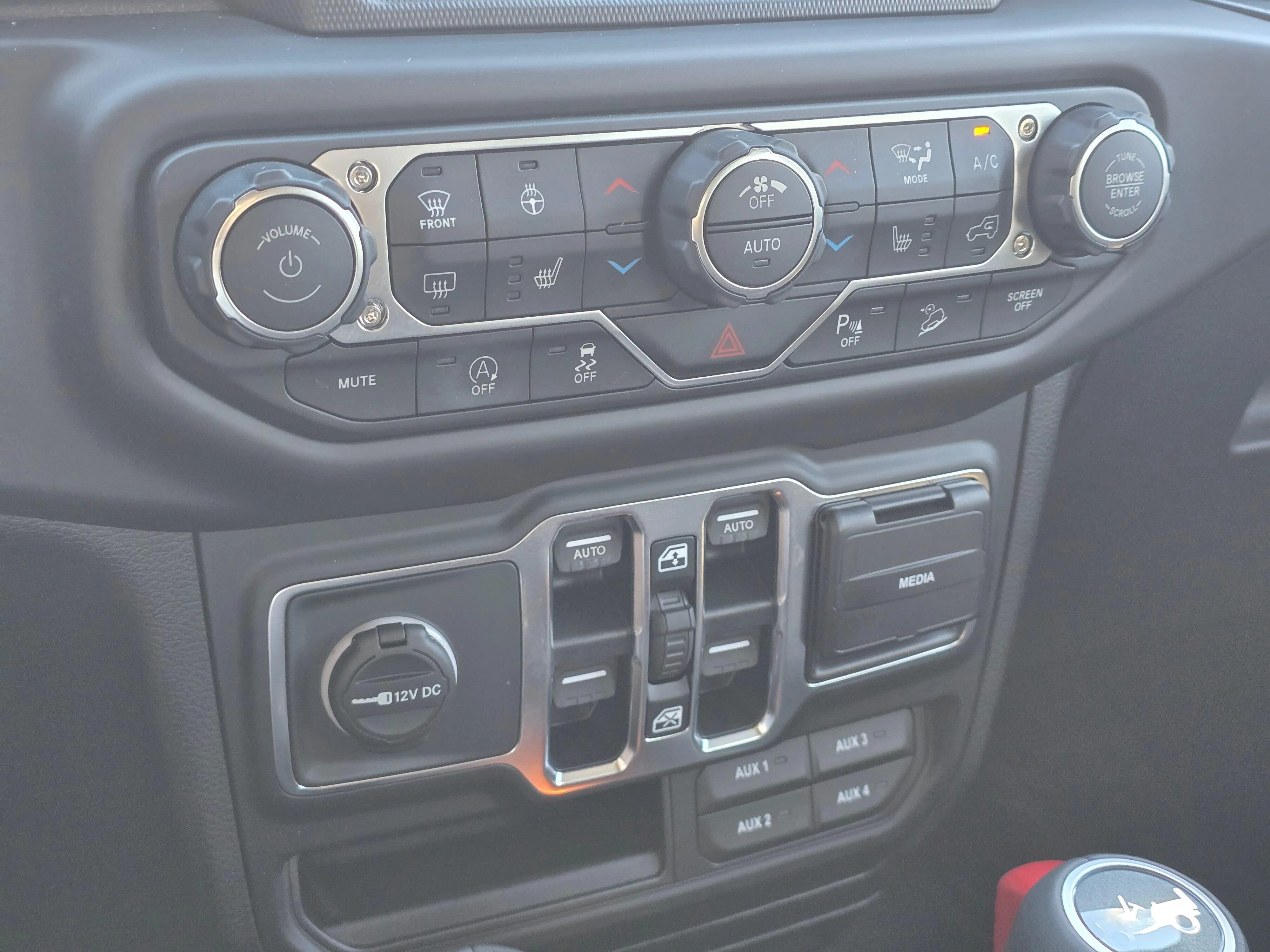 Used 2019 Gray Clearcoat Jeep Unlimited Sahara image 21