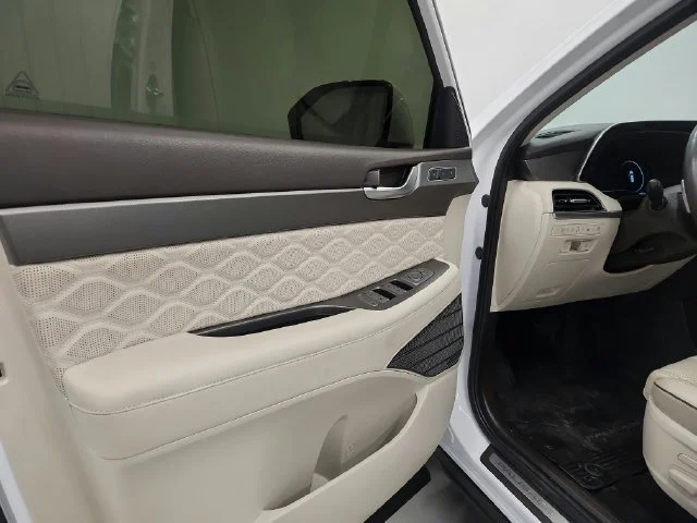 Used 2020 White Hyundai Limited image 17