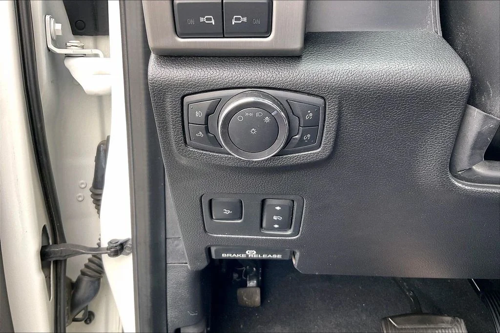 Used 2020 White Ford Platinum image 36