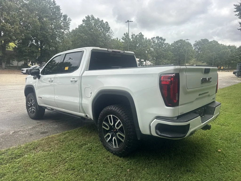 Used 2023 White GMC AT4 image 5