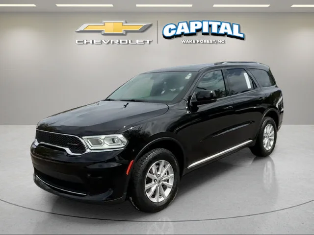 Used 2023 Black Dodge SXT image 1