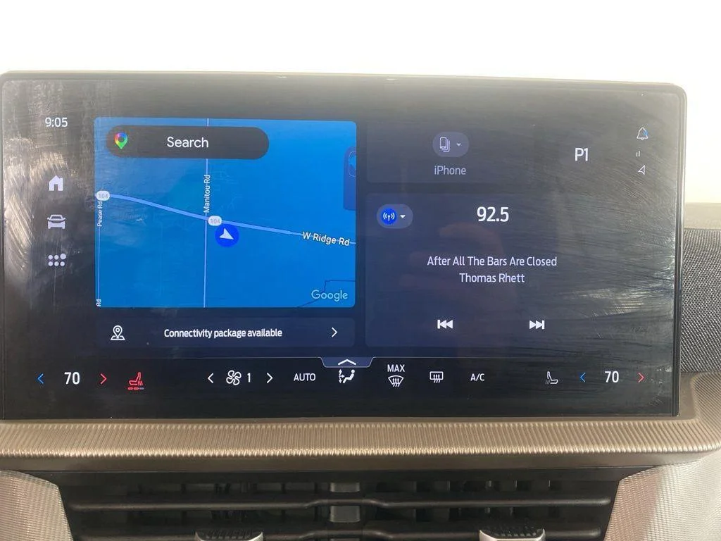 Used 2025 Vapor Blue Ford Active image 3
