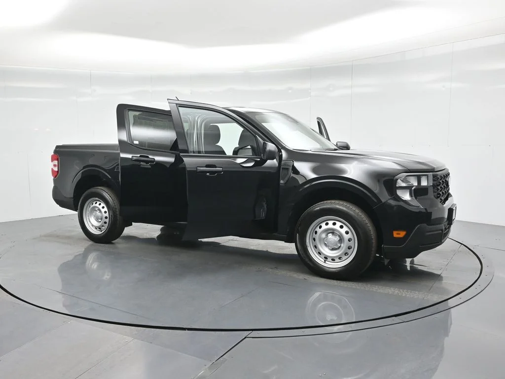 Used 2025 Black Ford XL image 31