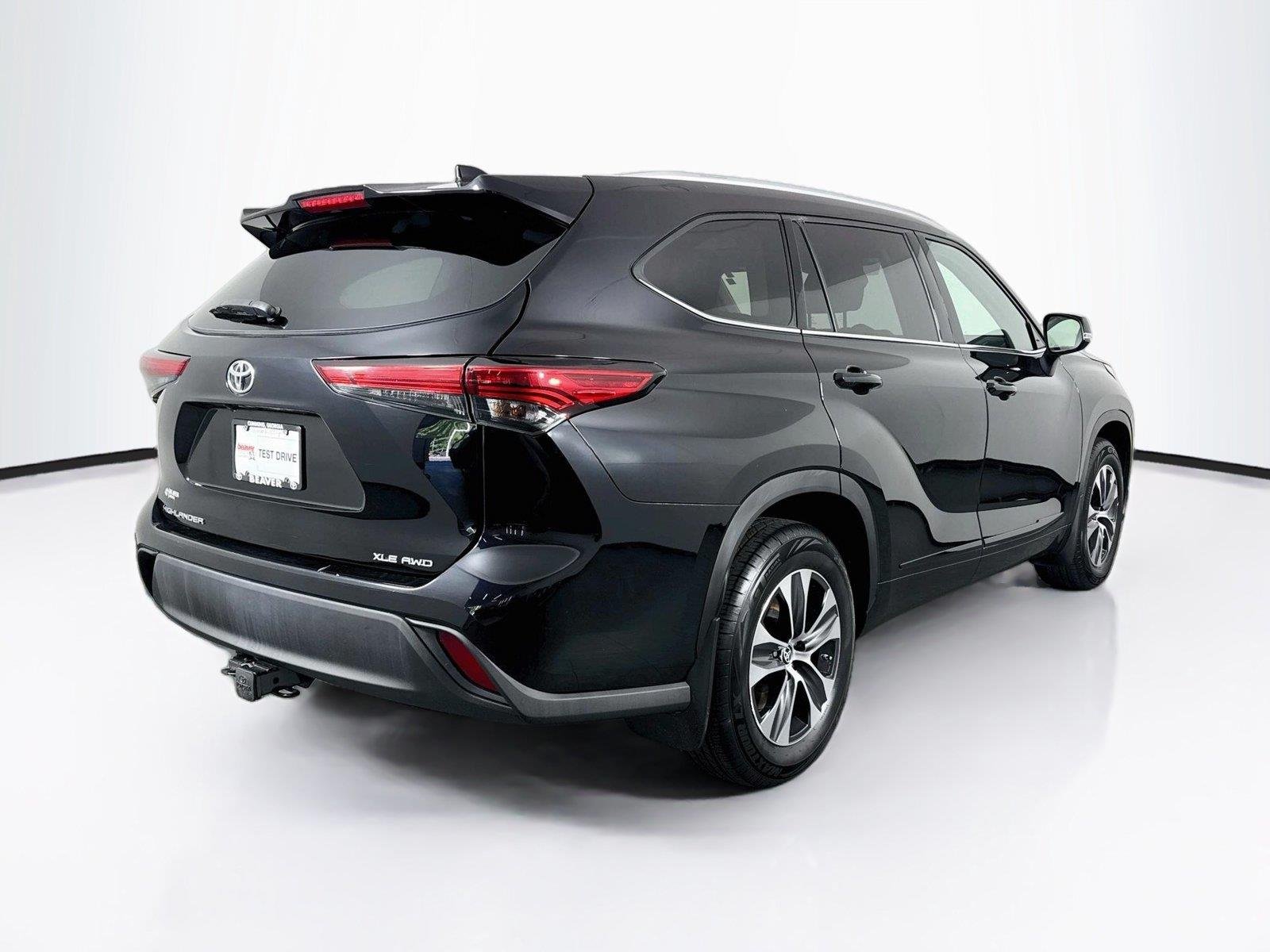Used 2022 Midnight Black Metallic Toyota XLE image 2