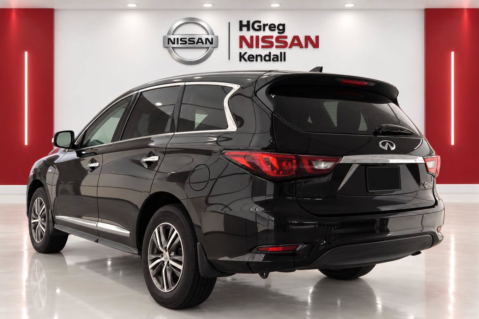 Used 2019 Black INFINITI PURE image 2