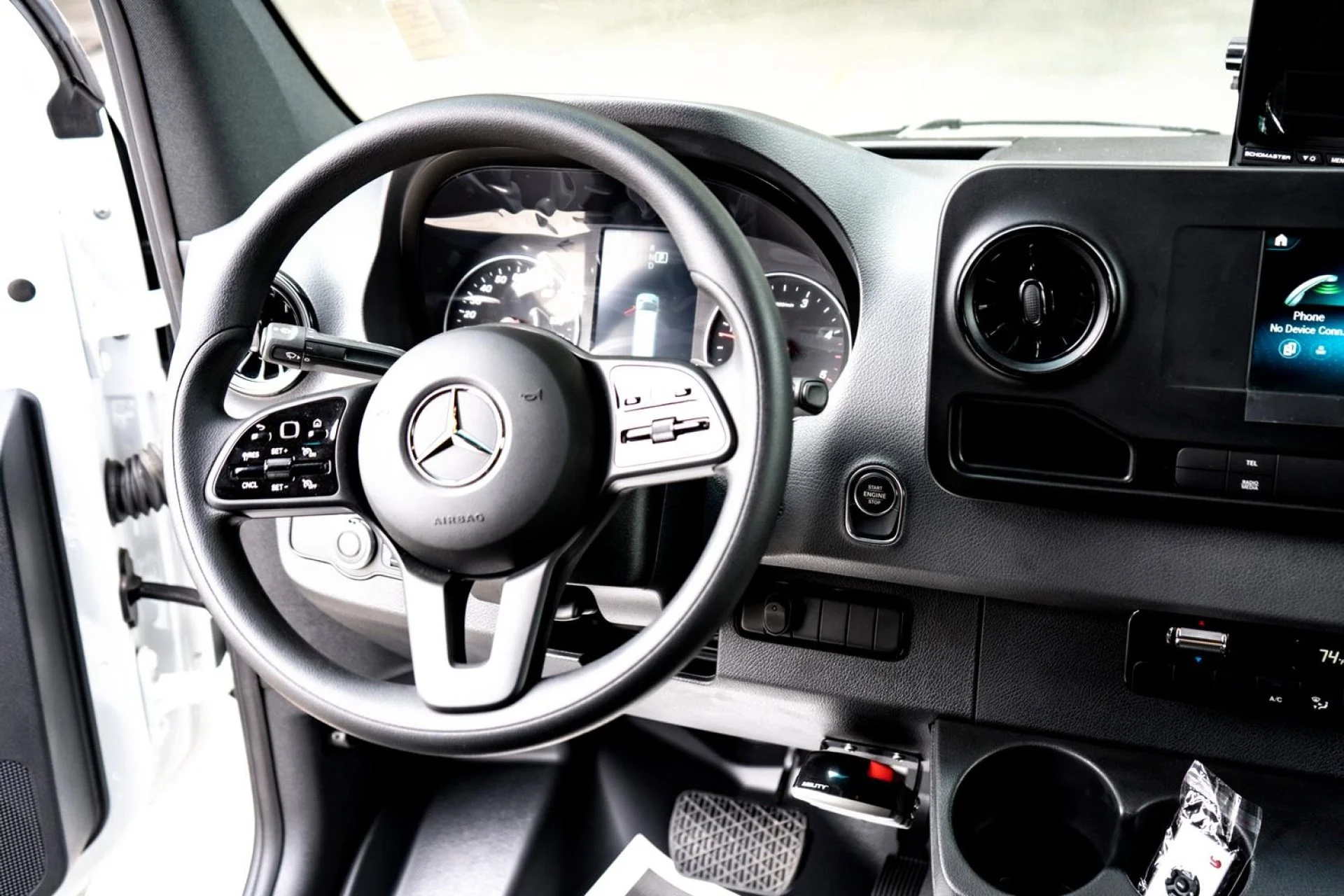 New 2024 Arctic White Mercedes-Benz Cab Chassis 170 WB image 19