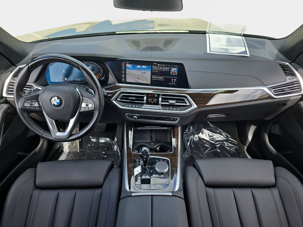 Used 2020 Black BMW sDrive40i image 10