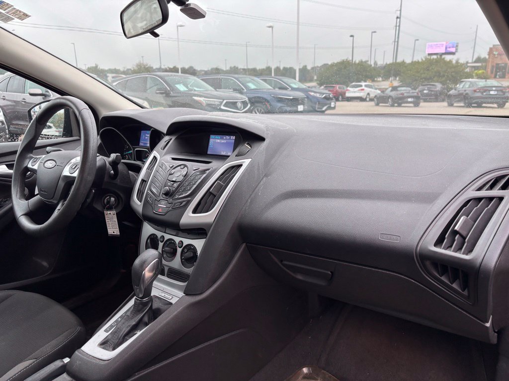 Used 2013 Tuxedo Black Ford SE image 16