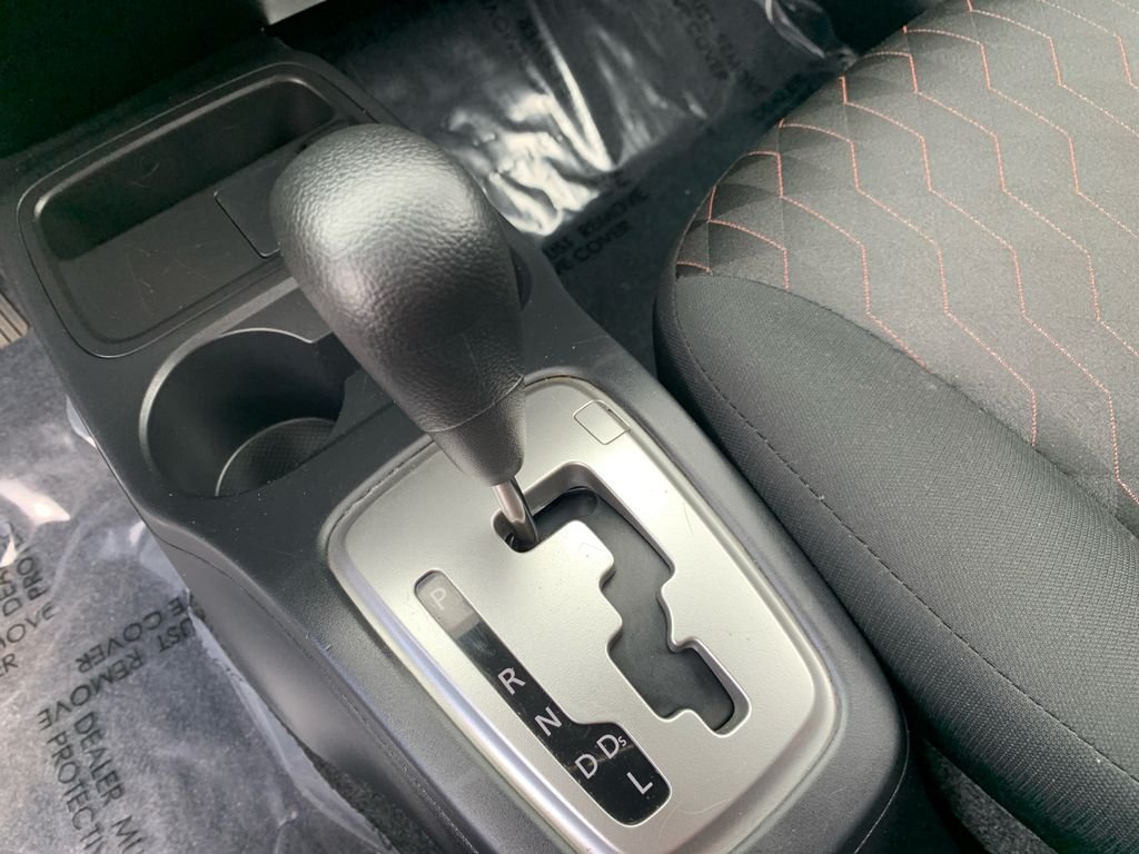 Used 2024  Mitsubishi ES image 21