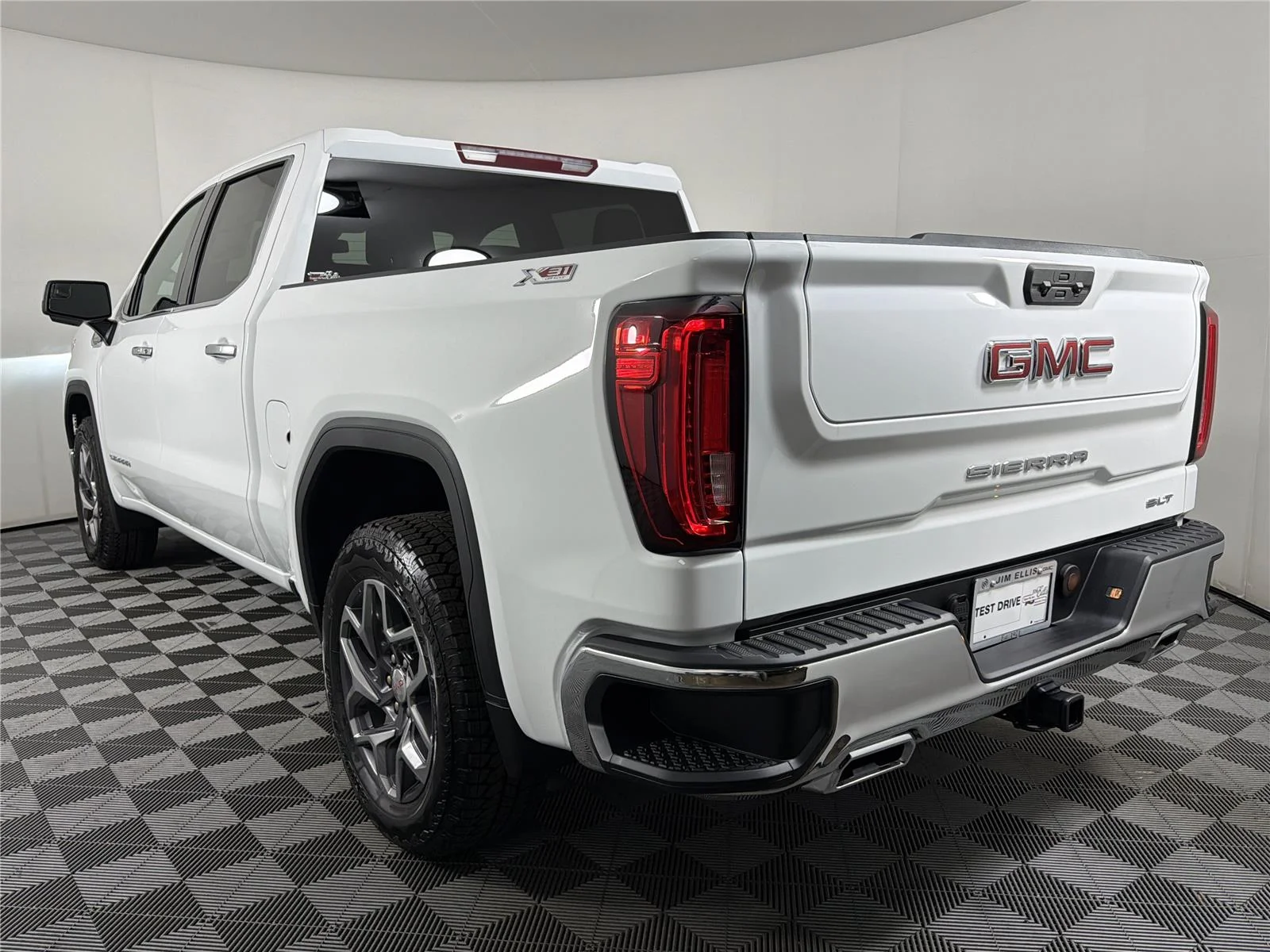 New 2026 Summit White GMC SLT image 4
