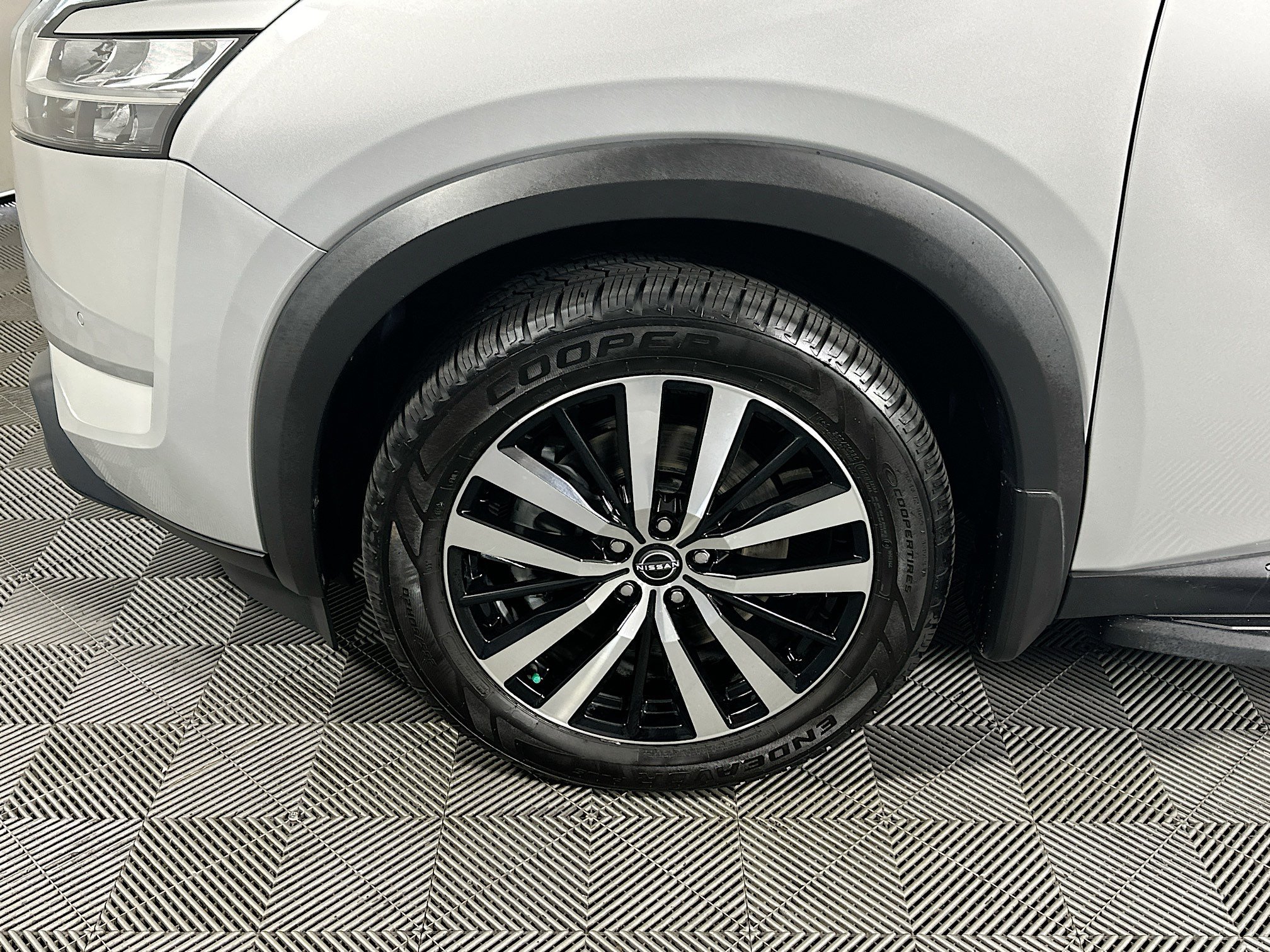 2024 Nissan Pathfinder Platinum - Photo 11