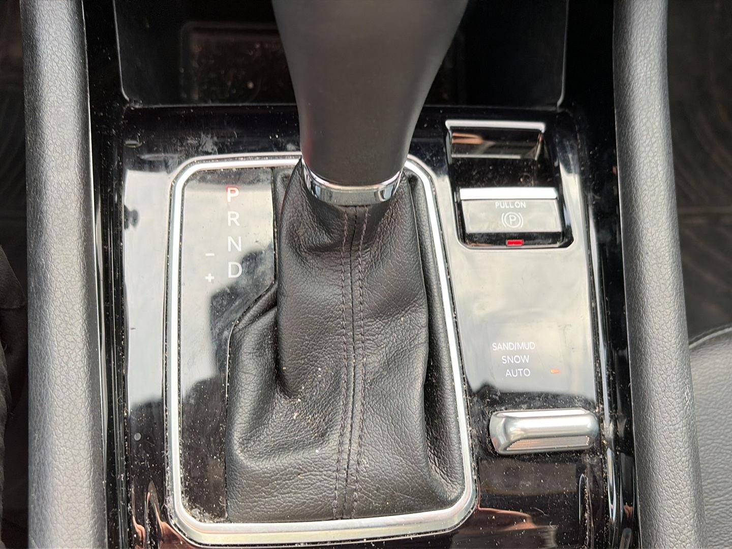 Used 2025 Silver Zynith Metallic Clearcoat Jeep Limited image 12