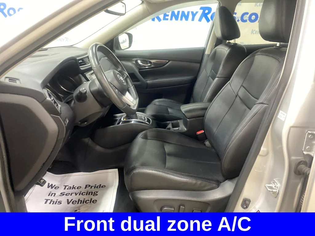 Used 2017 Silver Nissan SL image 7