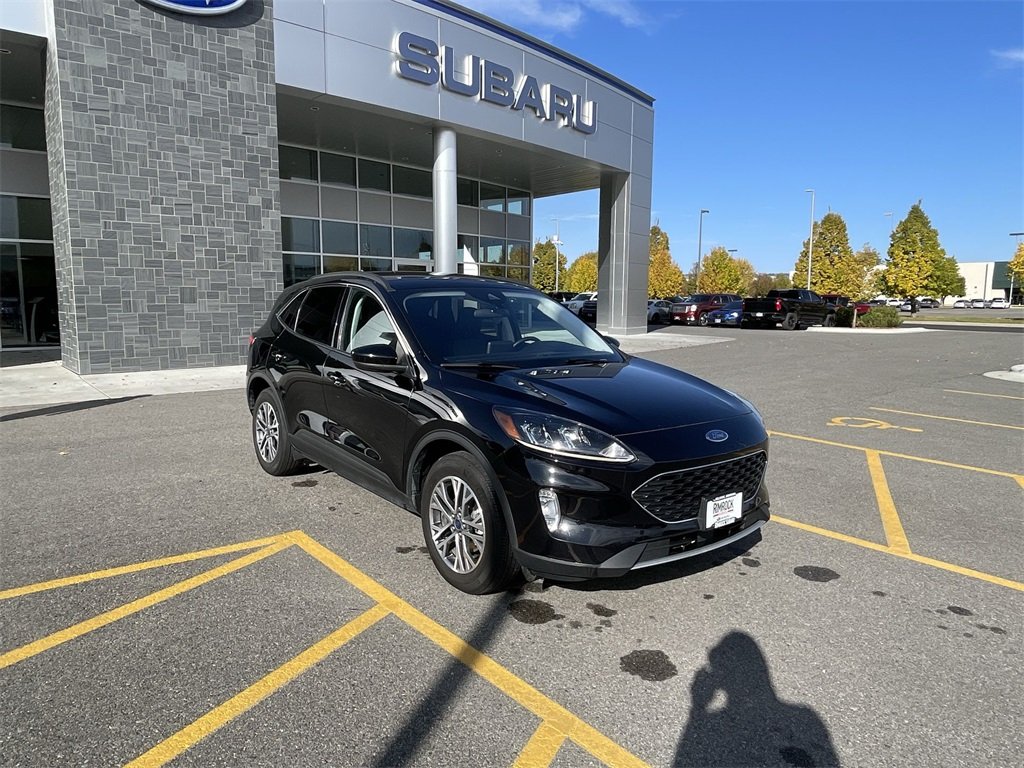 2022 Ford Escape SEL photo 2