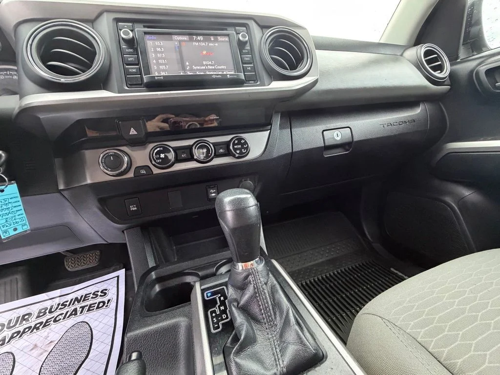 Used 2018 White Toyota SR5 image 26