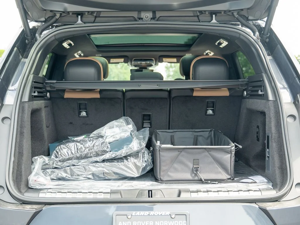 New 2026 Varesine Blue Land Rover Dynamic SE image 25
