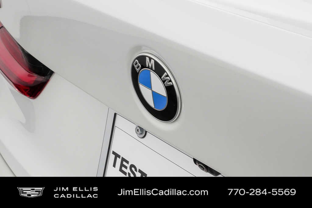 2025 BMW 3 Series 330i - Photo 36