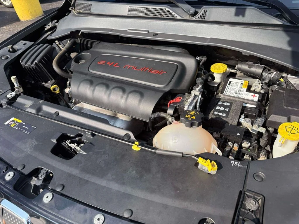 Used 2022 Gray Jeep Limited image 19