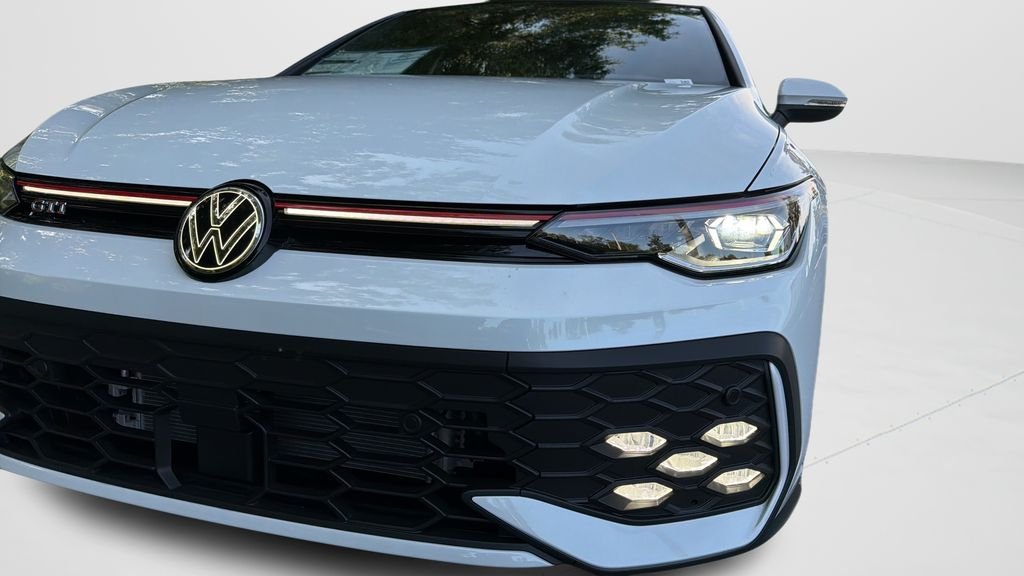 New 2026 Opal White Pearl Volkswagen SE image 38
