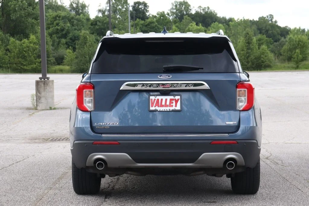 Used 2020 Blue Ford Limited image 8