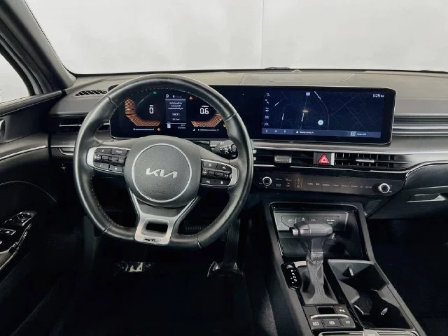Used 2025 Snow White Pearl Kia GT-Line image 16