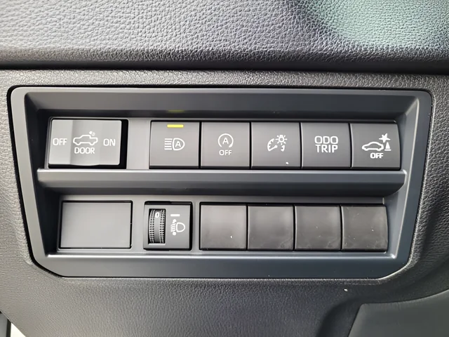 2025 Toyota Tundra SR5 - Photo 29