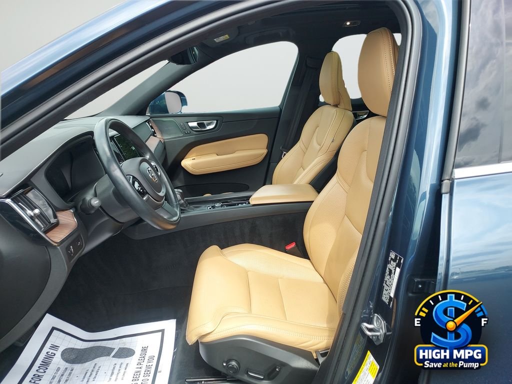 Used 2021 Blue Volvo T5 Inscription image 30