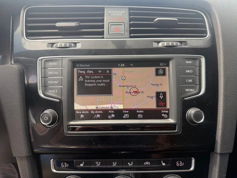 Used 2017  Volkswagen Autobahn image 11