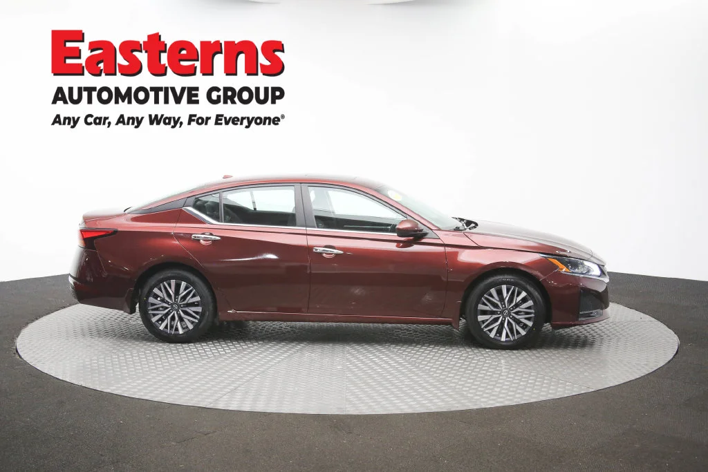 Used 2023 Red Nissan 2.5 SV image 49