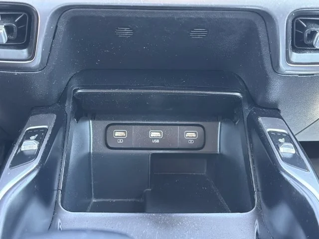 Used 2021 White Kia S image 21