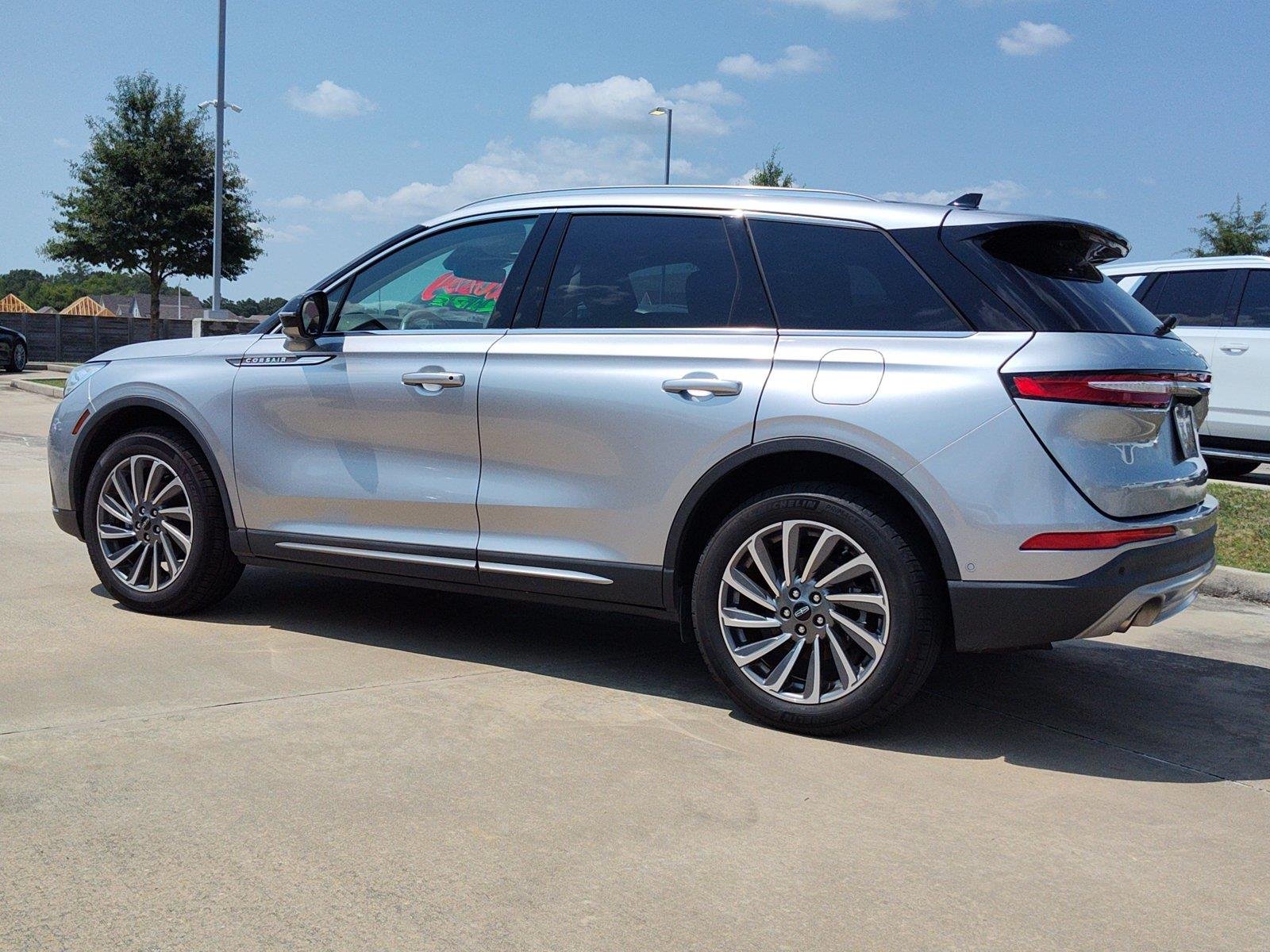 Used 2023 Silver Radiance Metallic Clearcoat Lincoln Reserve image 4