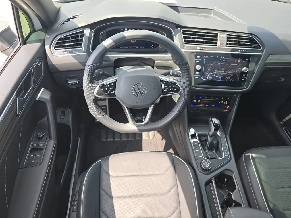 2024 Volkswagen Tiguan SEL R-LINE - Photo 4