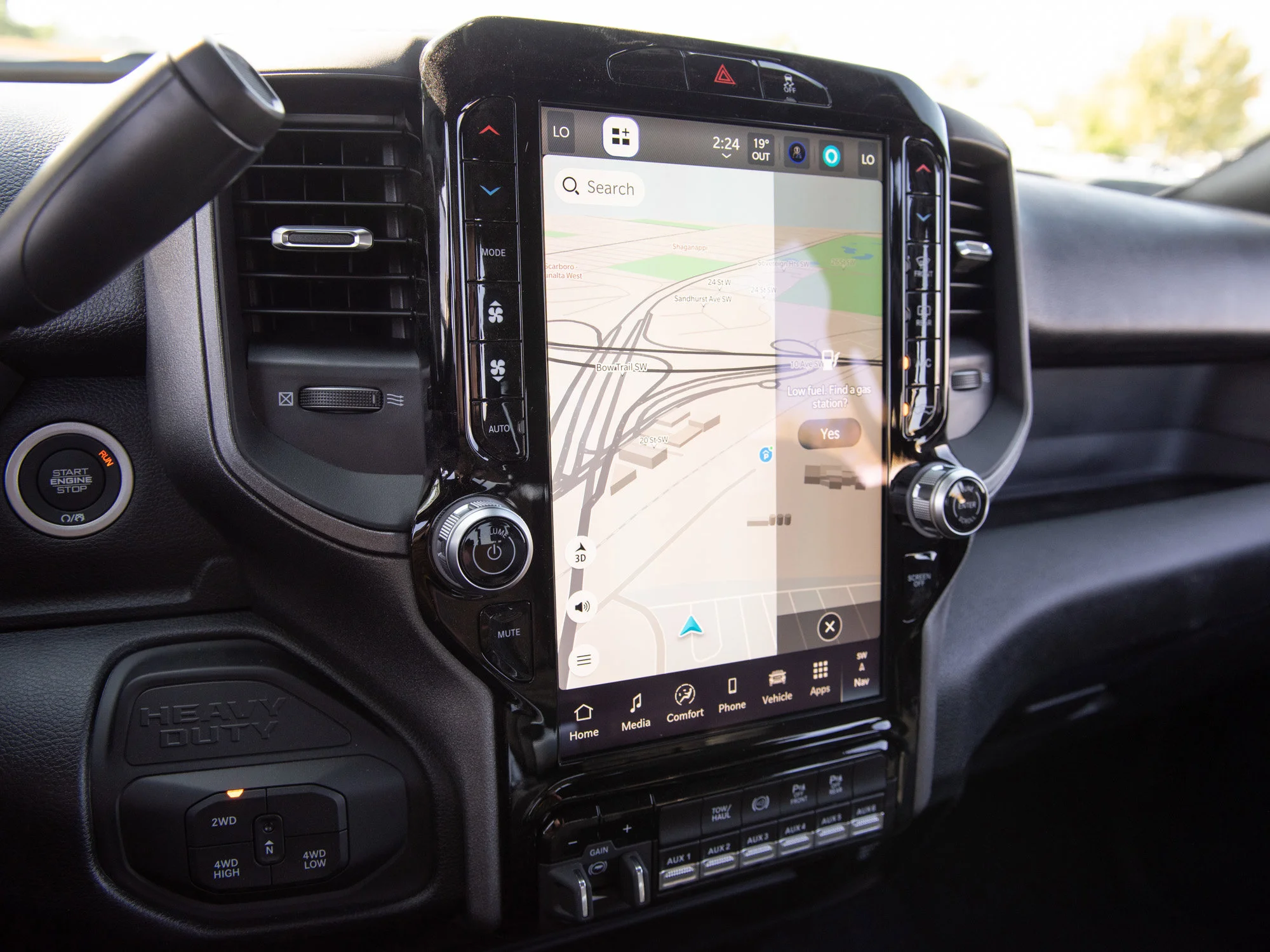 New 2026 White RAM Tradesman*, 12 Inch Screen, Apple CarPlay, 5th Wheel Prep image 20