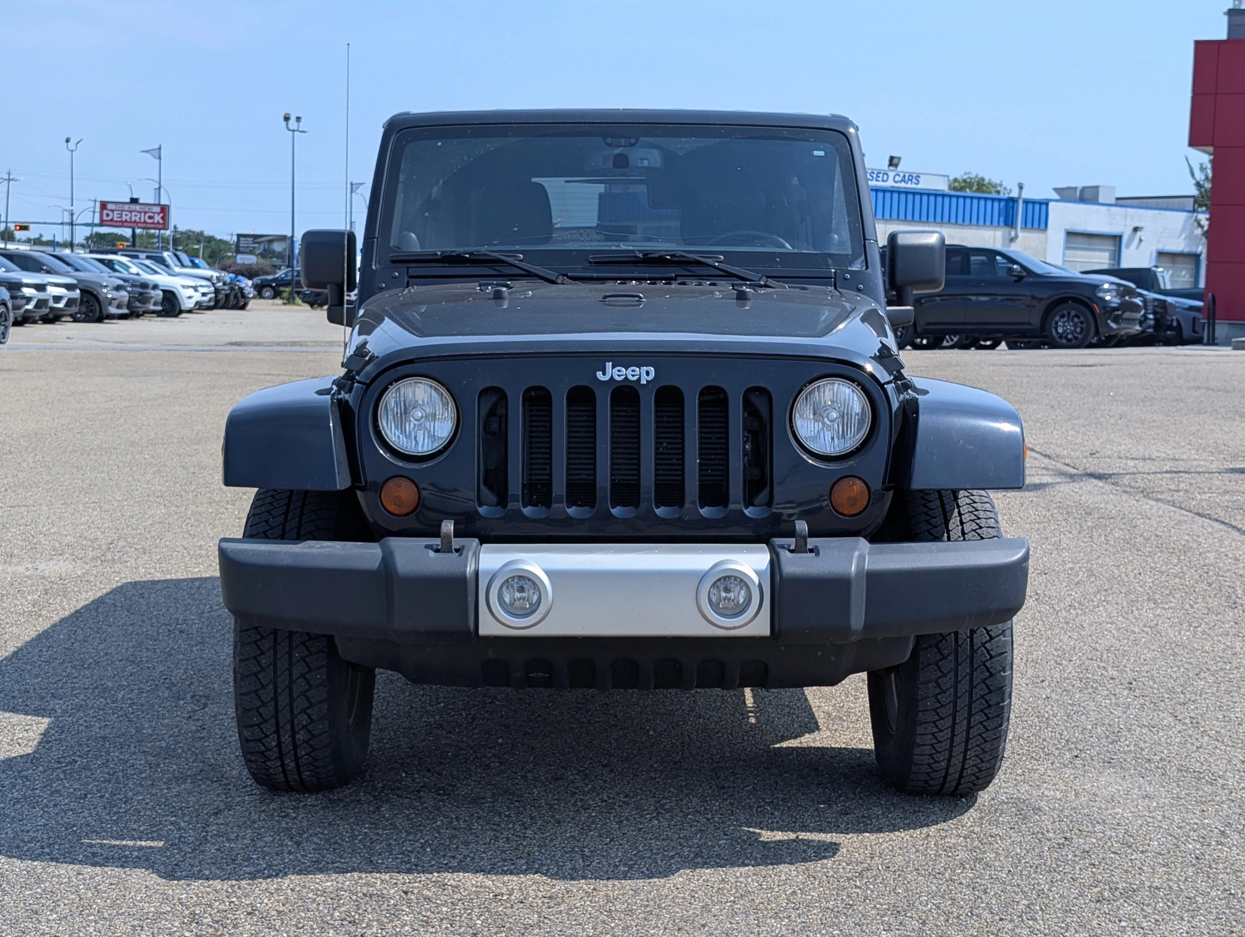 Used 2013 Black Jeep Sahara image 8